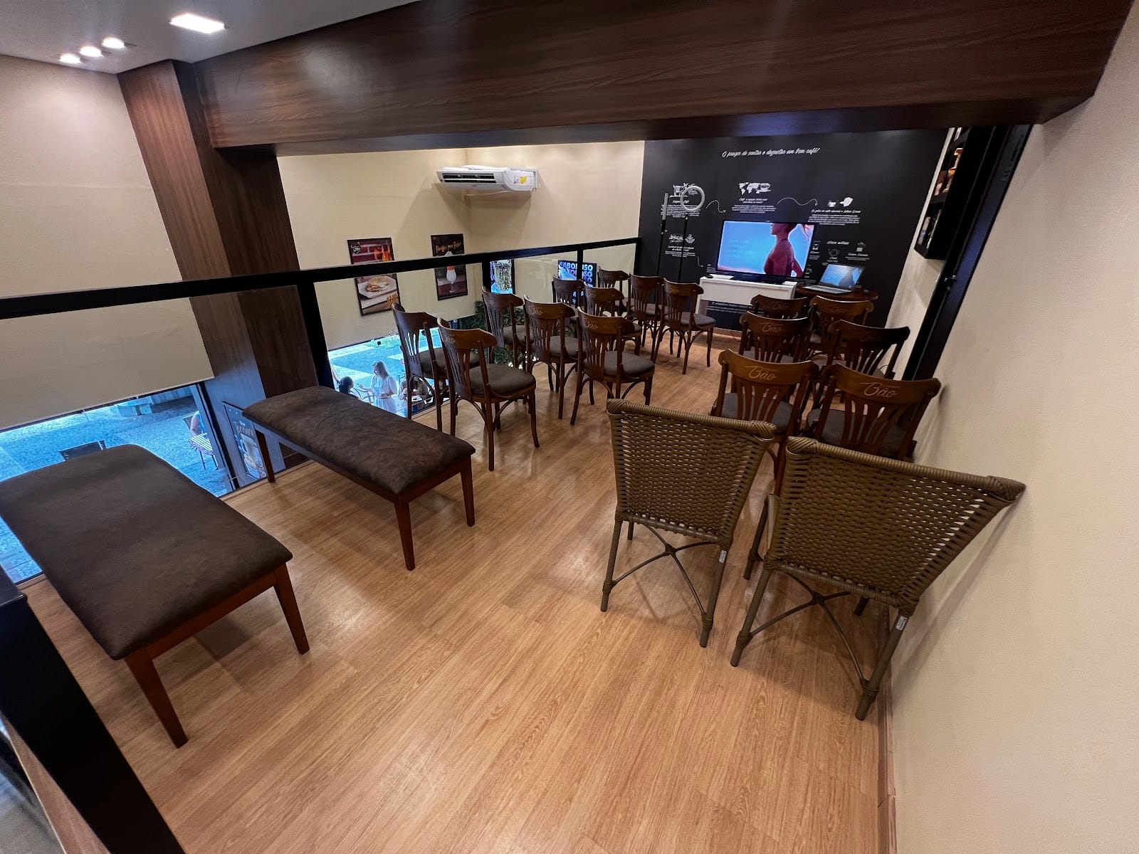 Cafeteria Cheirin Bão Praça da Liberdade