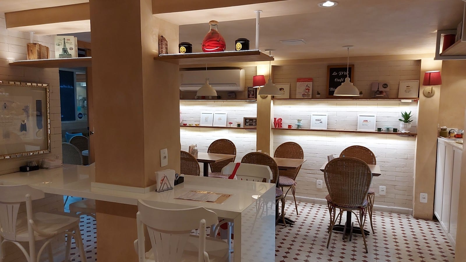Le P'tit Cafe