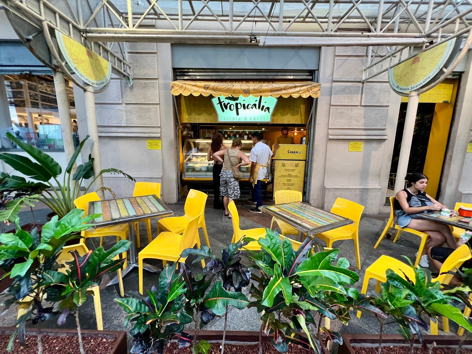 Tropicália Gelato e Caffé