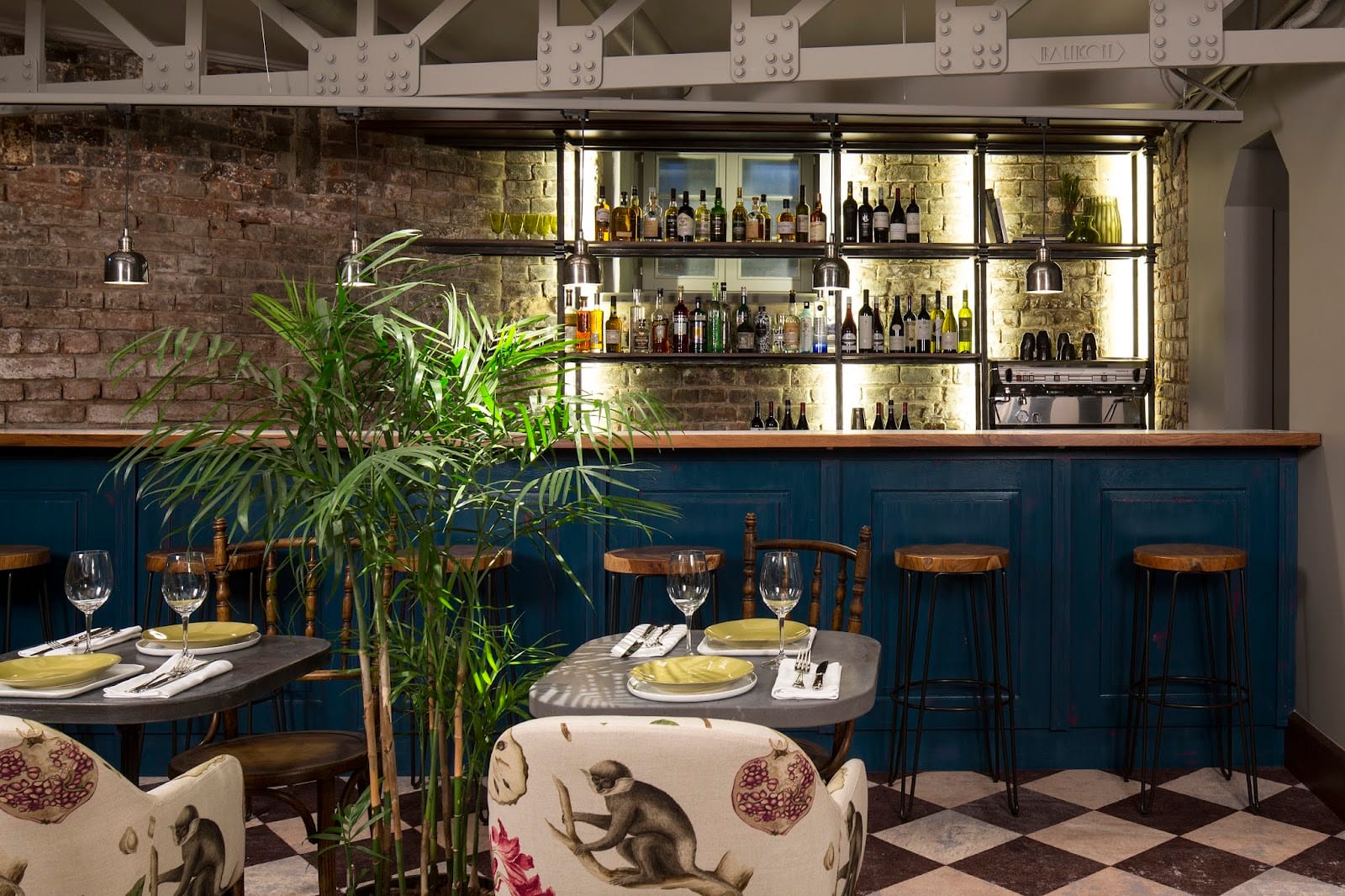 ROMBUS CAFE & BAR