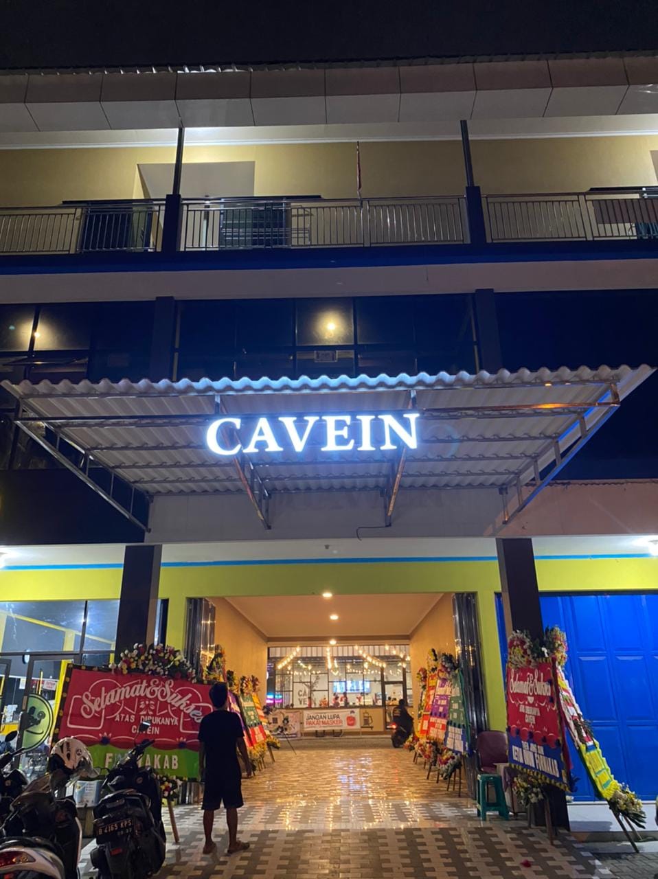 CAVEIN coffee & pool