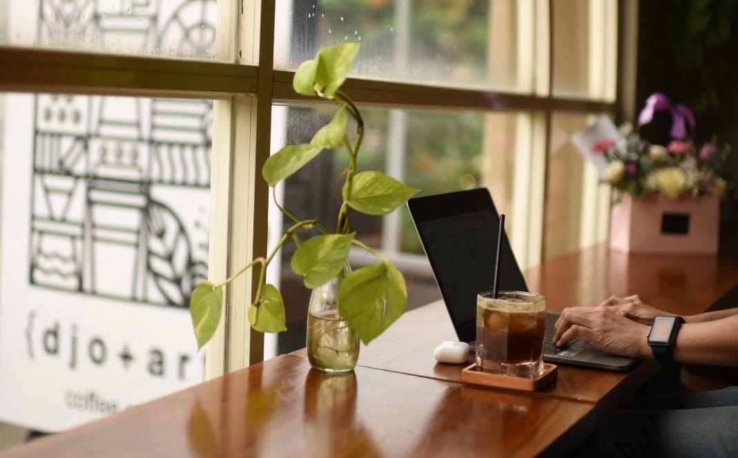 djoart coffee & podcast Galaxy Bekasi