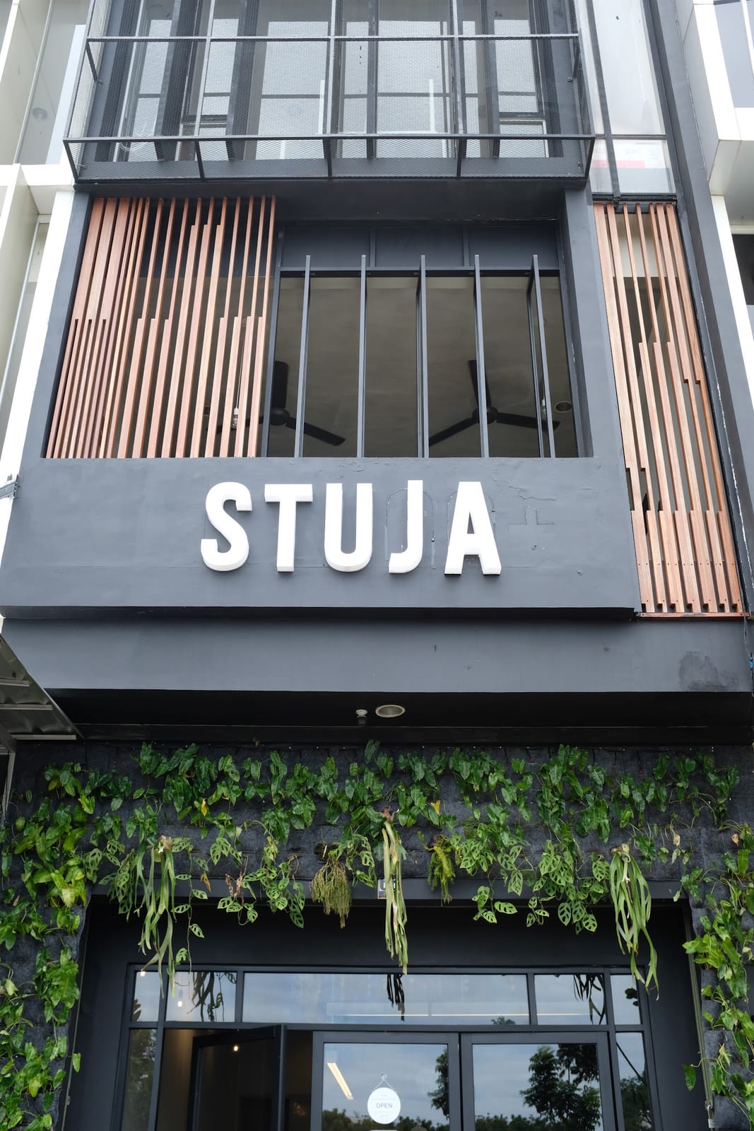 Stuja Coffee, Grand Wisata Bekasi