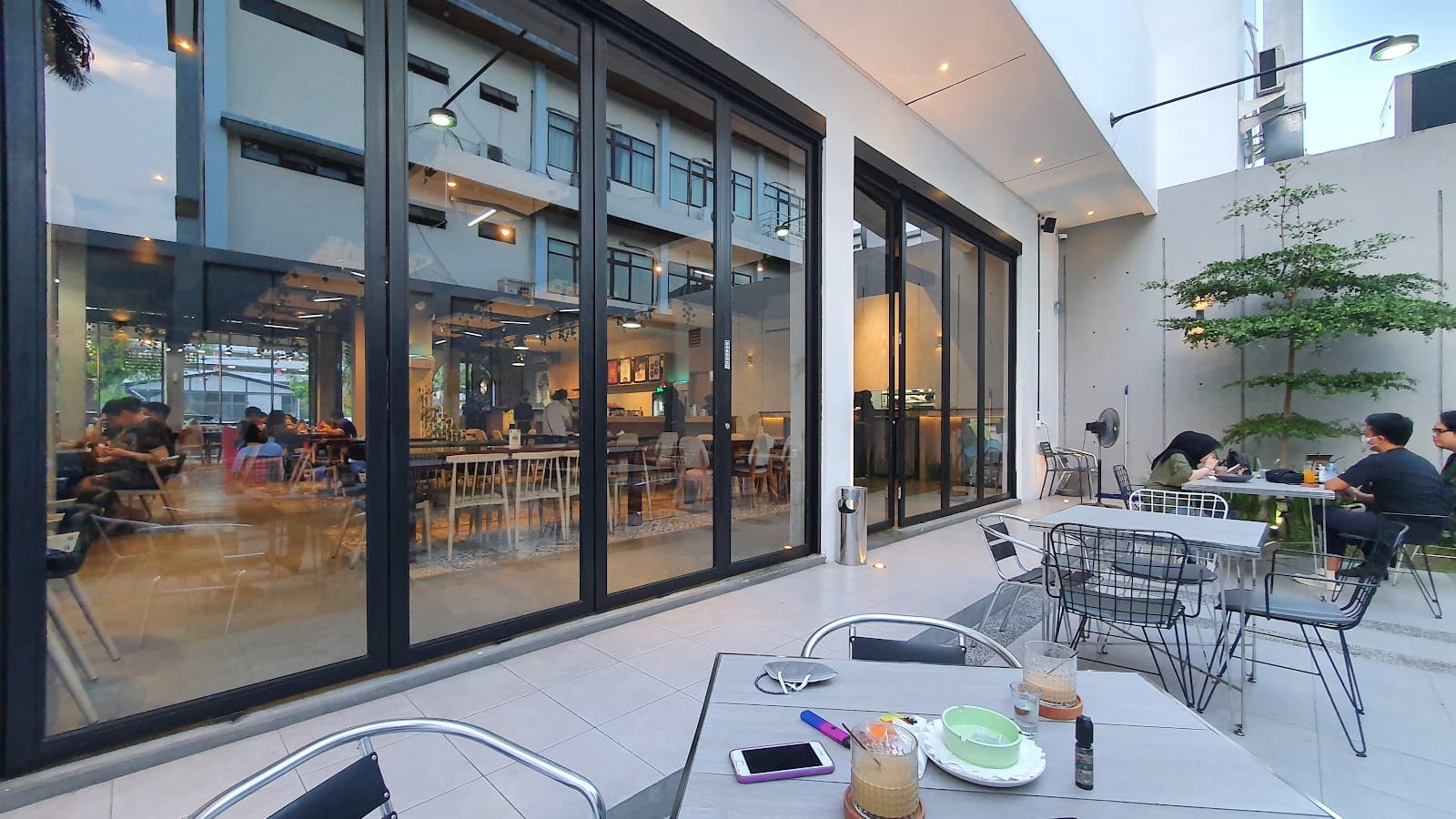 PEOPLE'S PLACE CAFE Medan