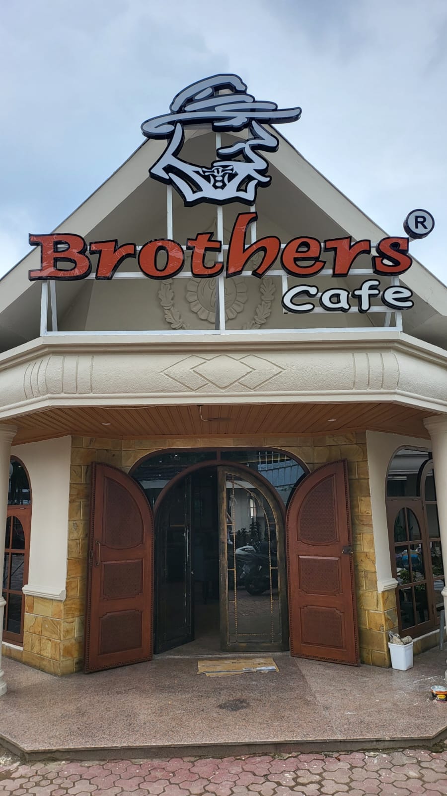 Brothers Cafe