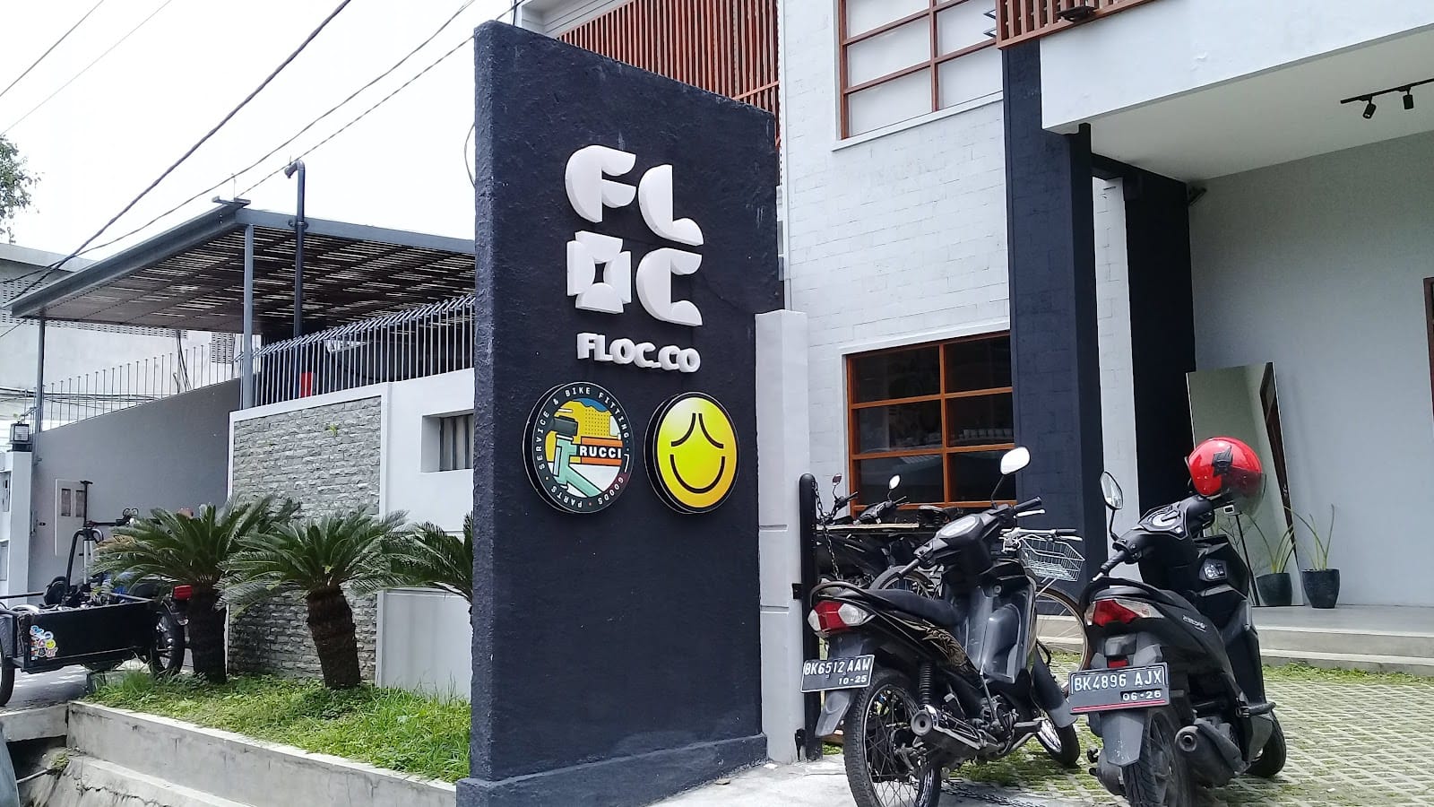 FLOC Coffee & Eatery - Dewa Ruci