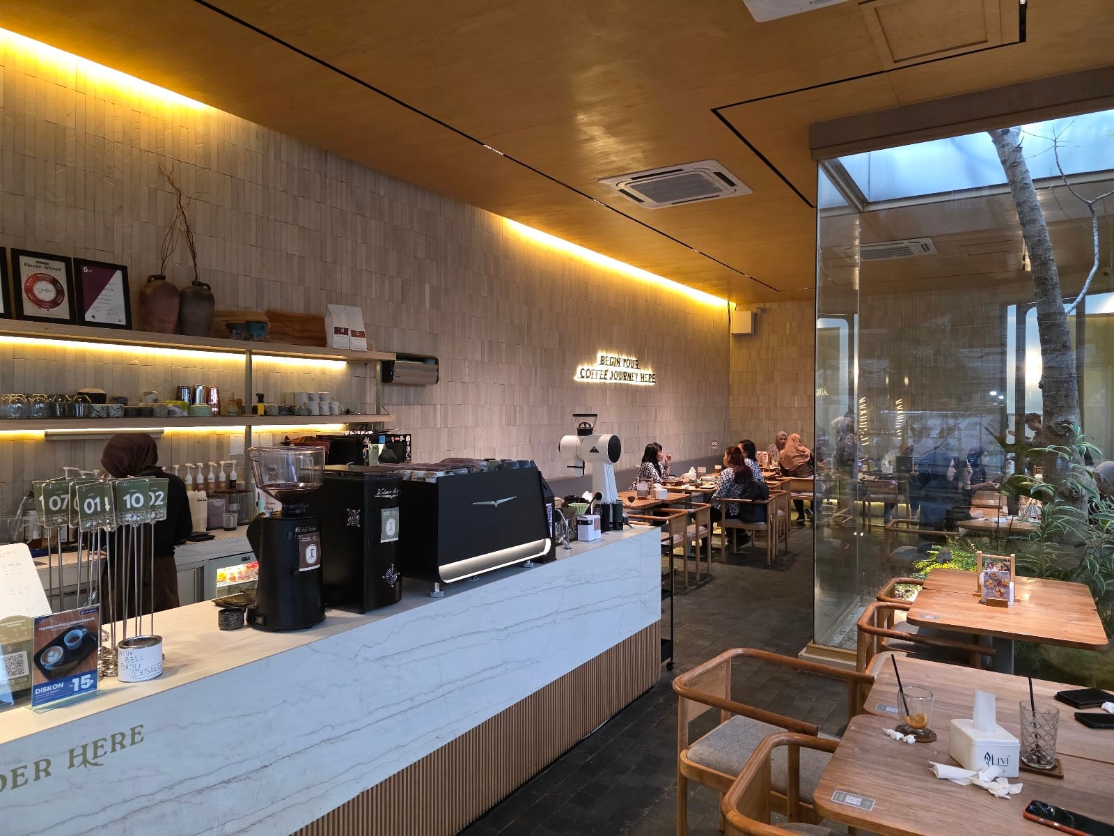 Tentrm coffee & dining