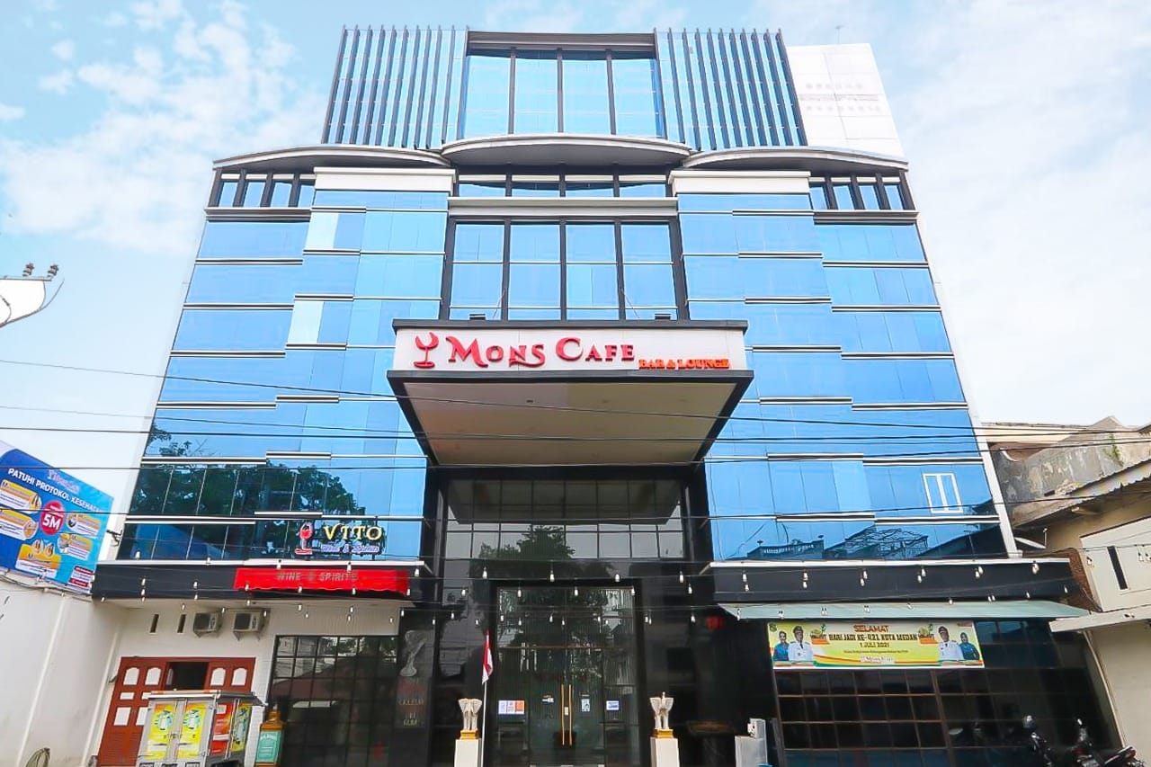 Mons Cafe Bar & Lounge