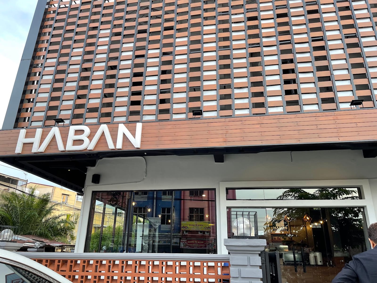 Haban Coffee and Space