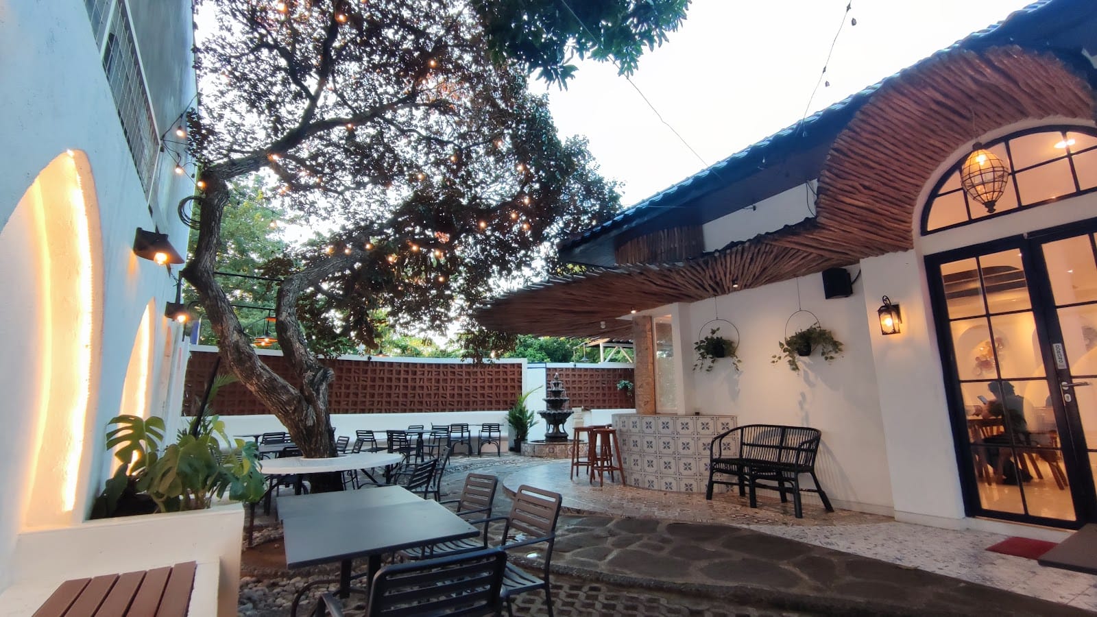 De'Oasis Cafe Eatery