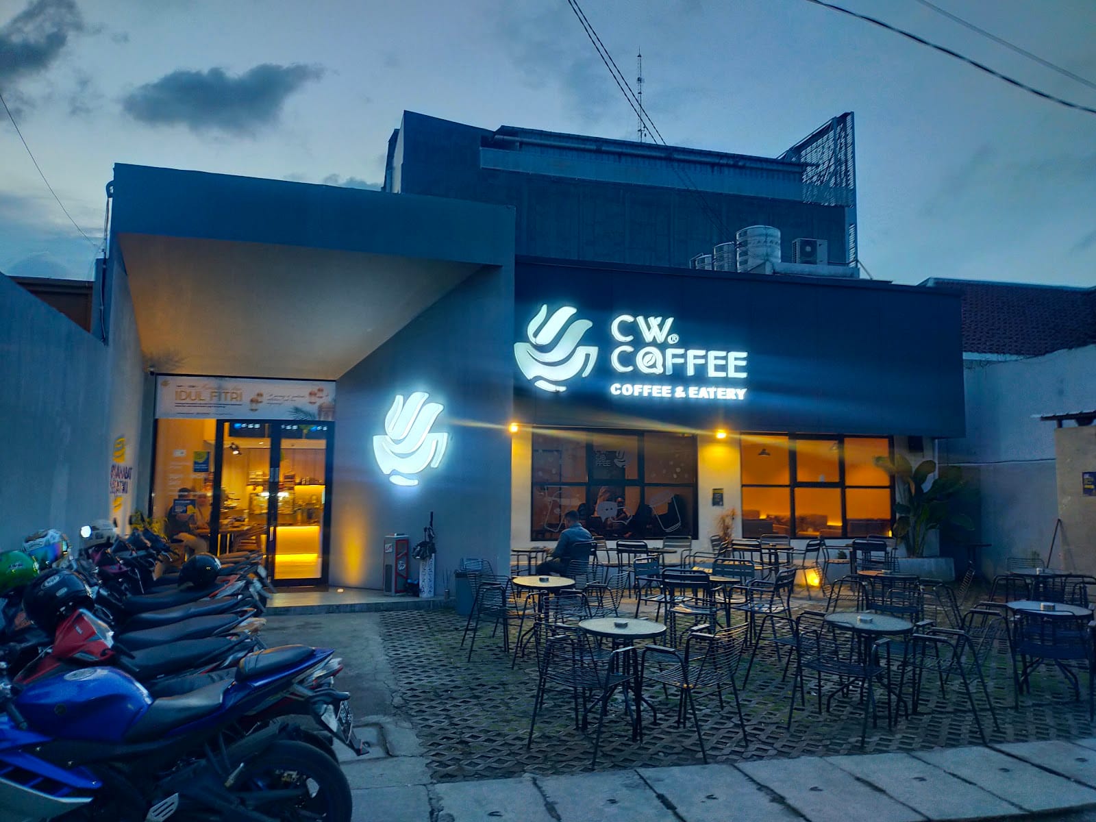 Cw Coffee & Eatery Surabaya