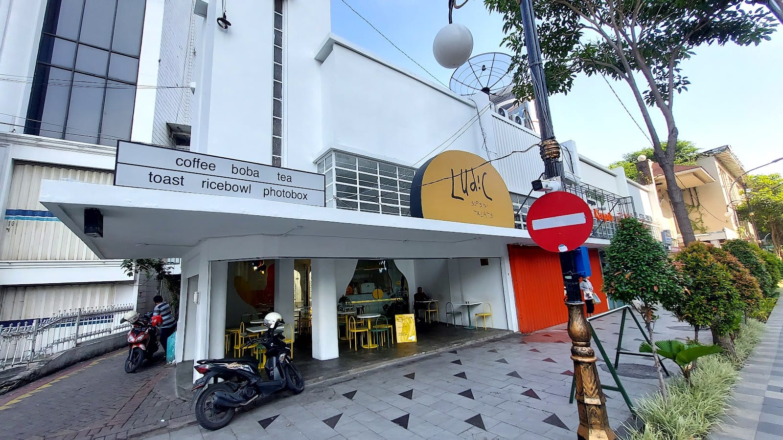 Ludic Cafe - Tunjungan