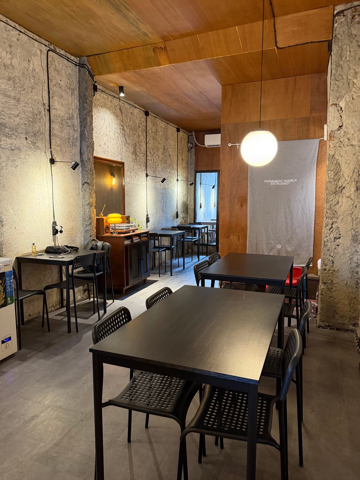 LITTLE CAVE hidden coffee bar