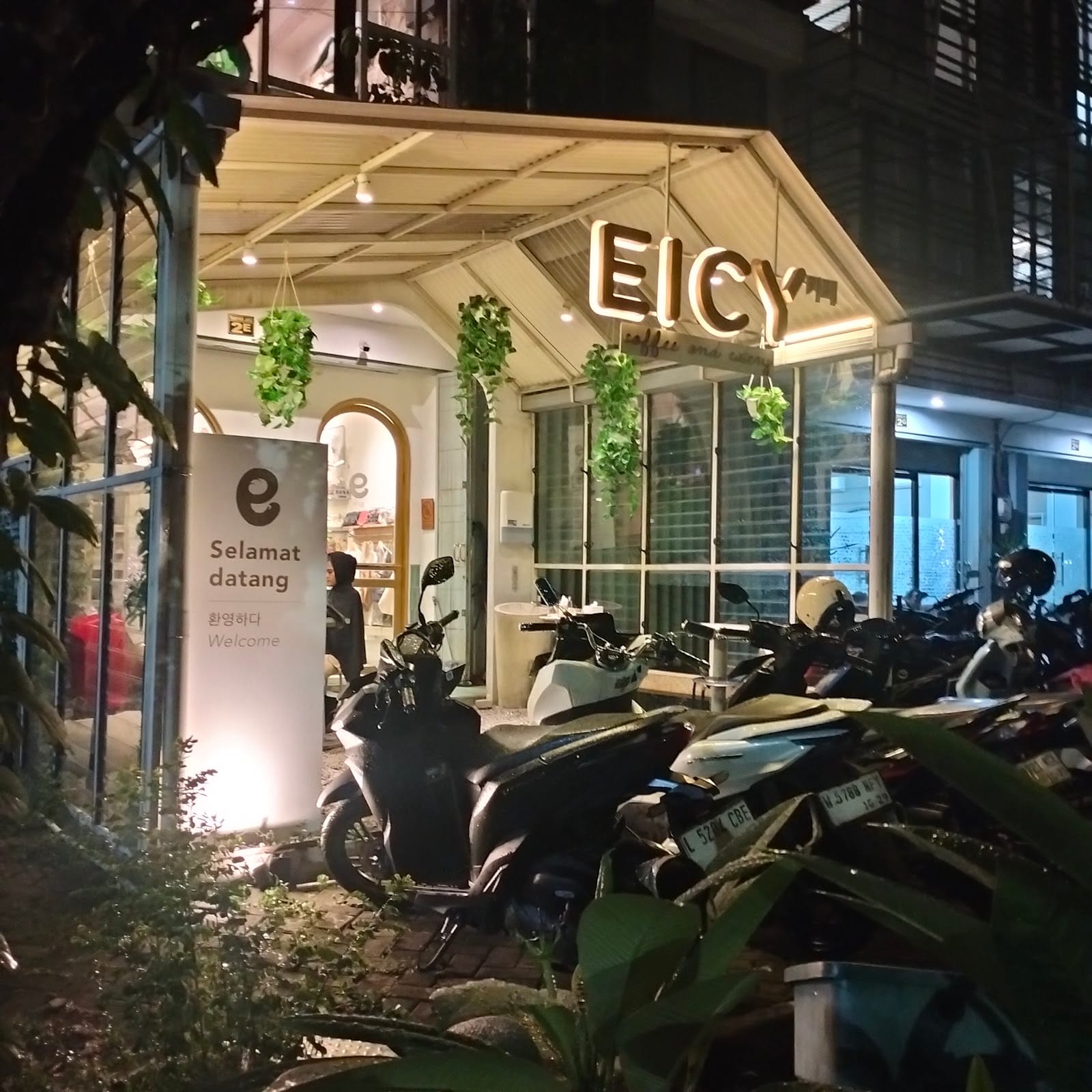 Eicy Cafe
