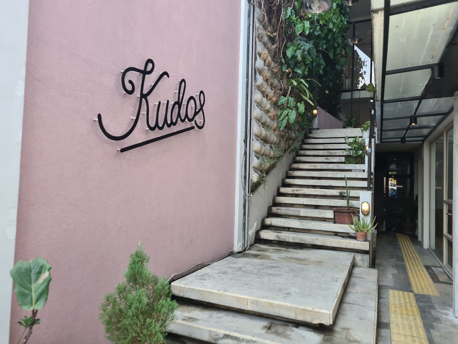 Kudos Cafe - Pakuwon Square