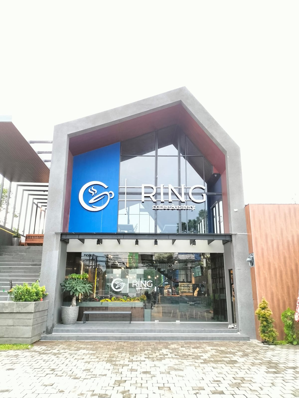 RING Coffee & Eatery