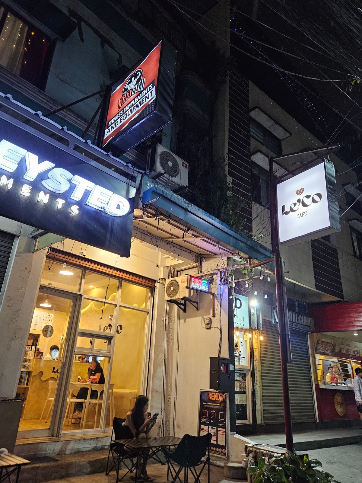 Le'Co Cafe