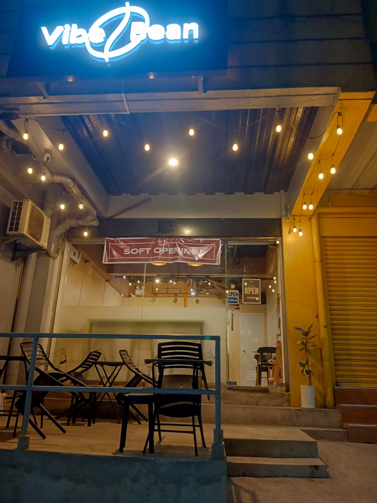 Vibe / Bean Cafe