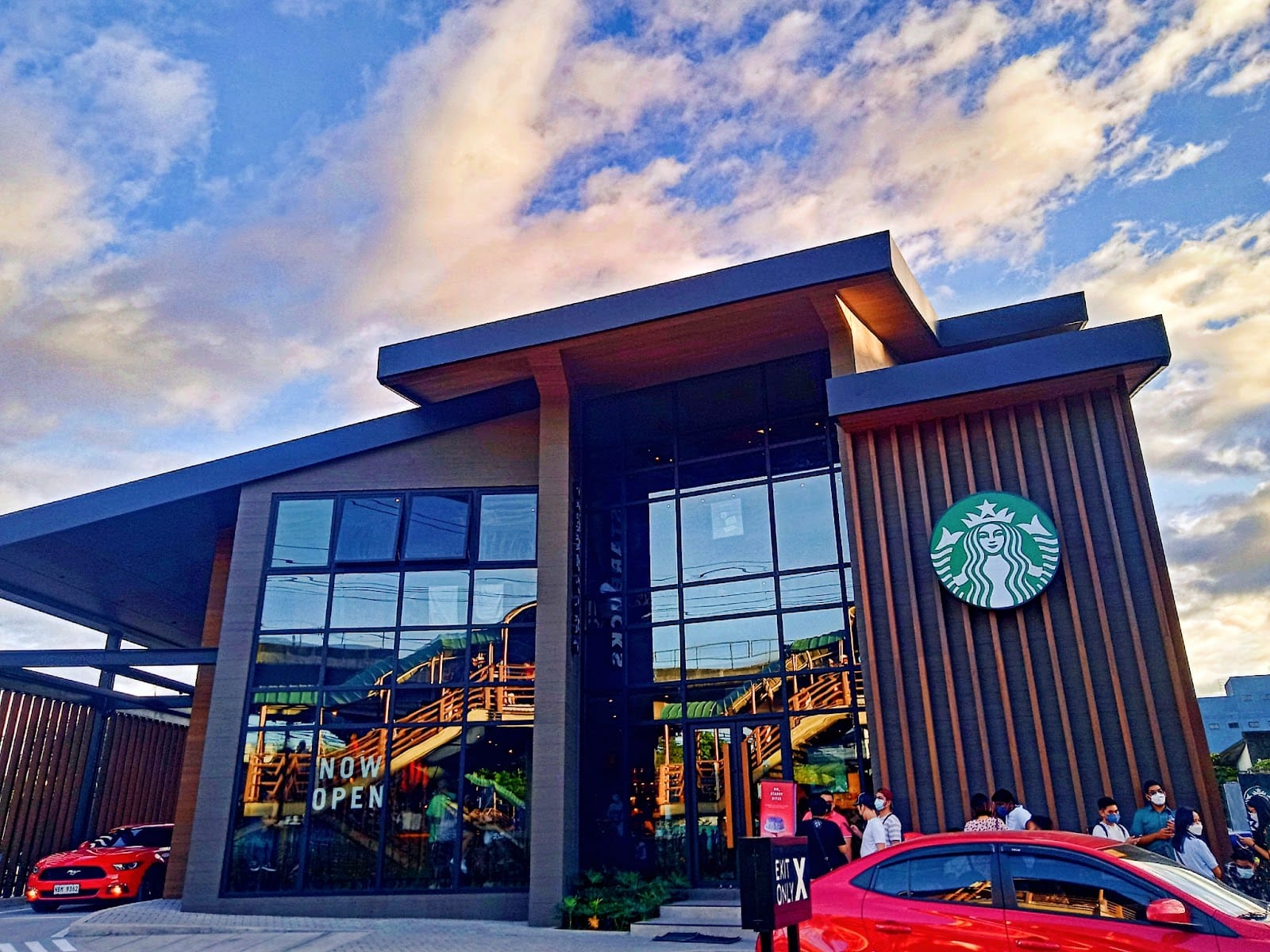 Starbucks EDSA Caloocan