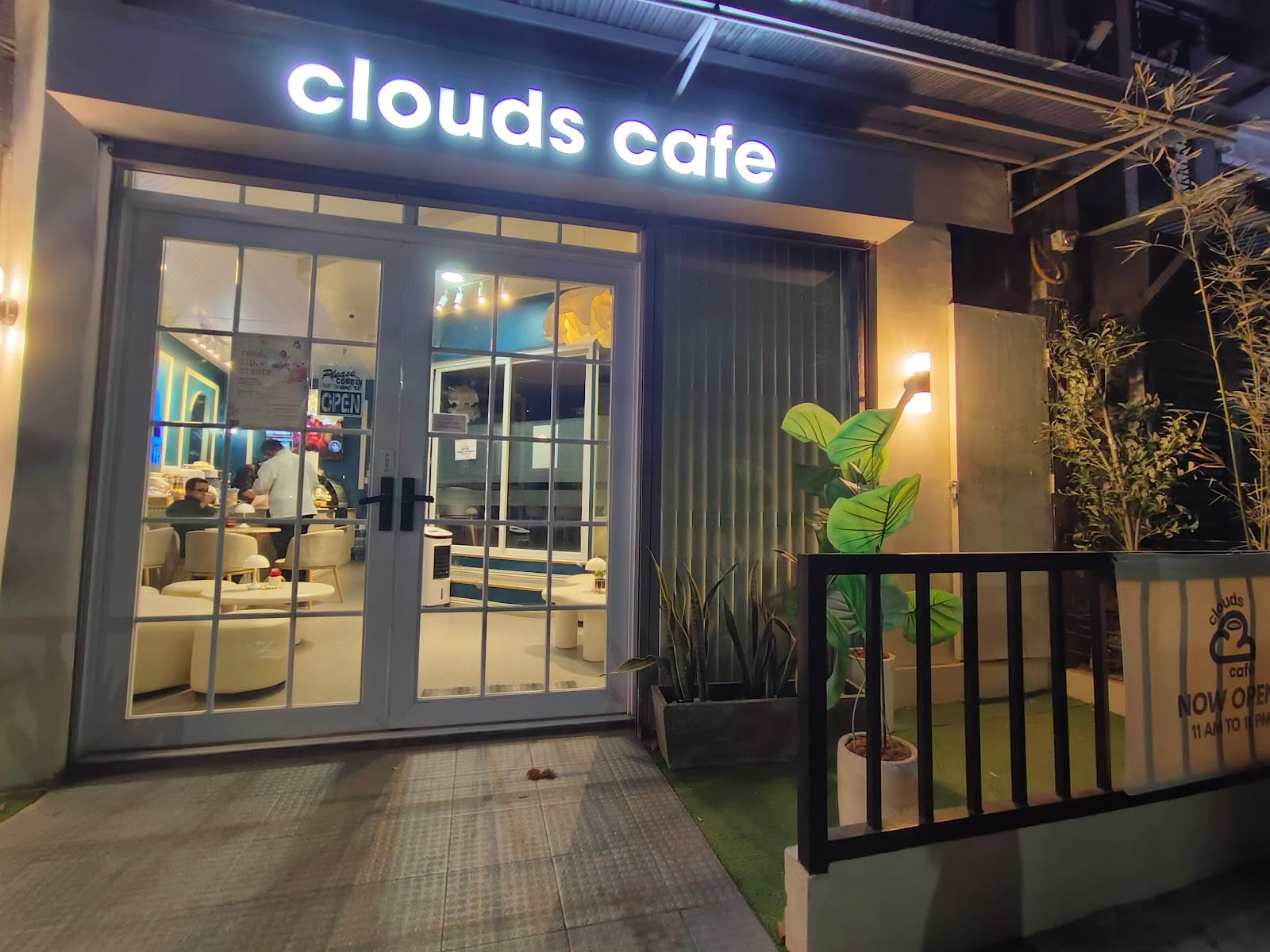 CLOUDS CAFE photo 1
