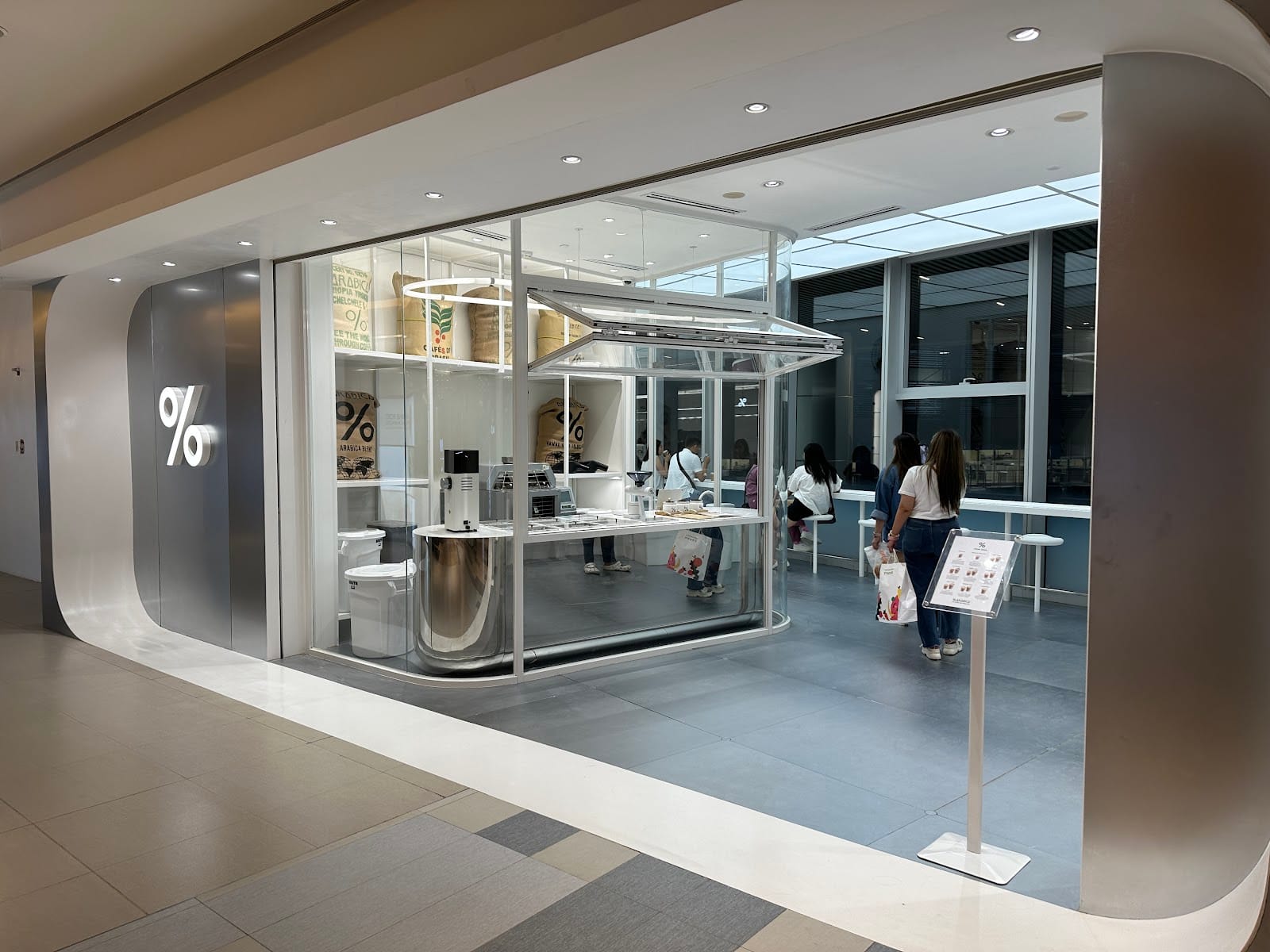 % Arabica Manila Mitsukoshi BGC