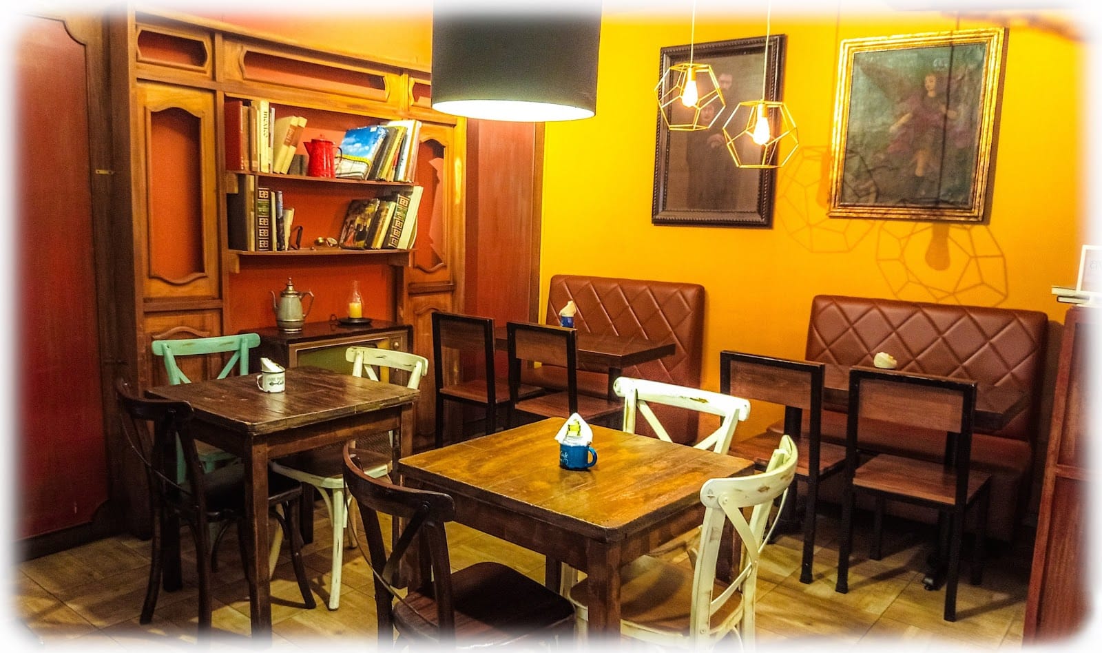 Entre Puertas Cafe