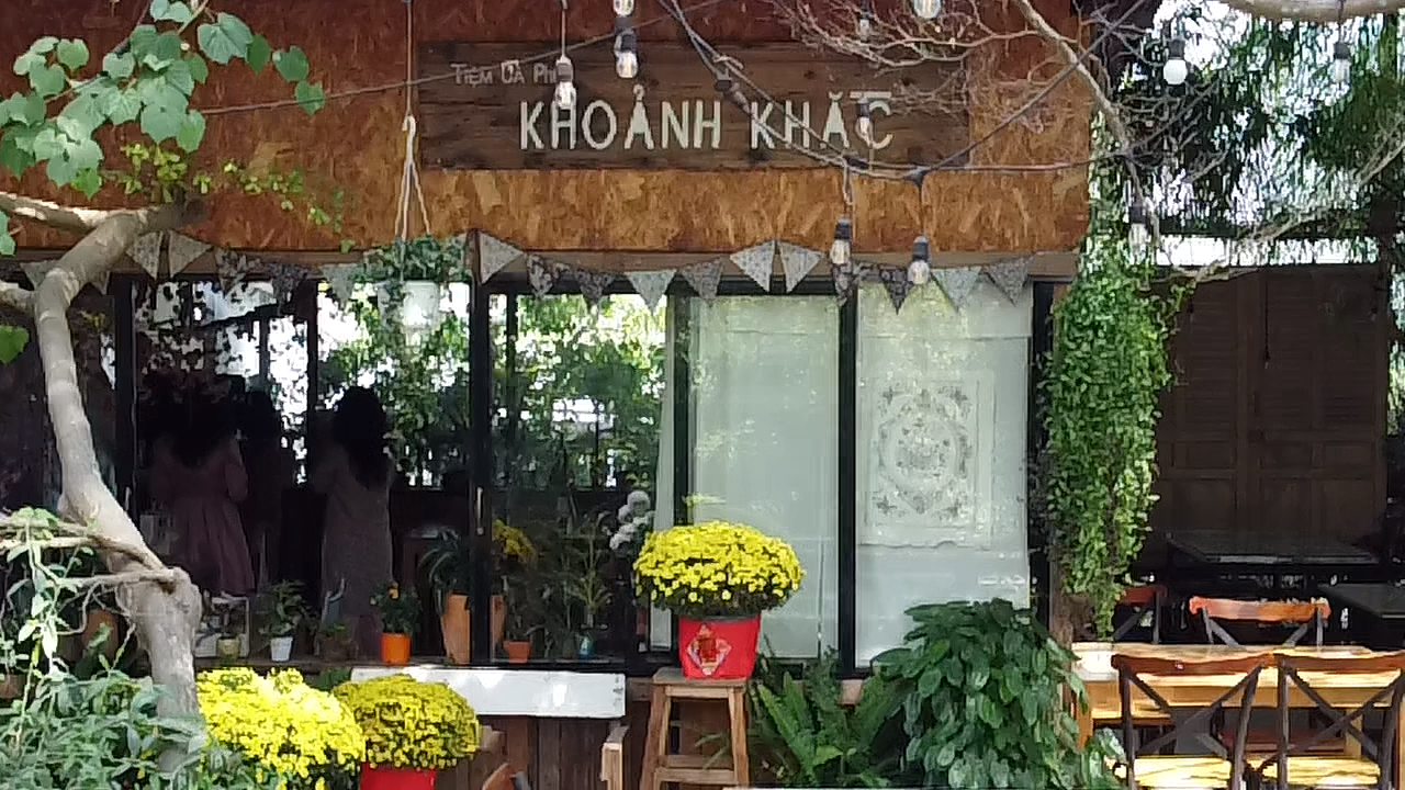 Tiệm cafe khoảnh khắc
