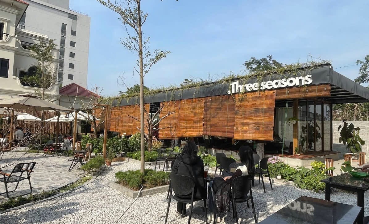 Three Seasons Coffee (Ba mùa cà phê)