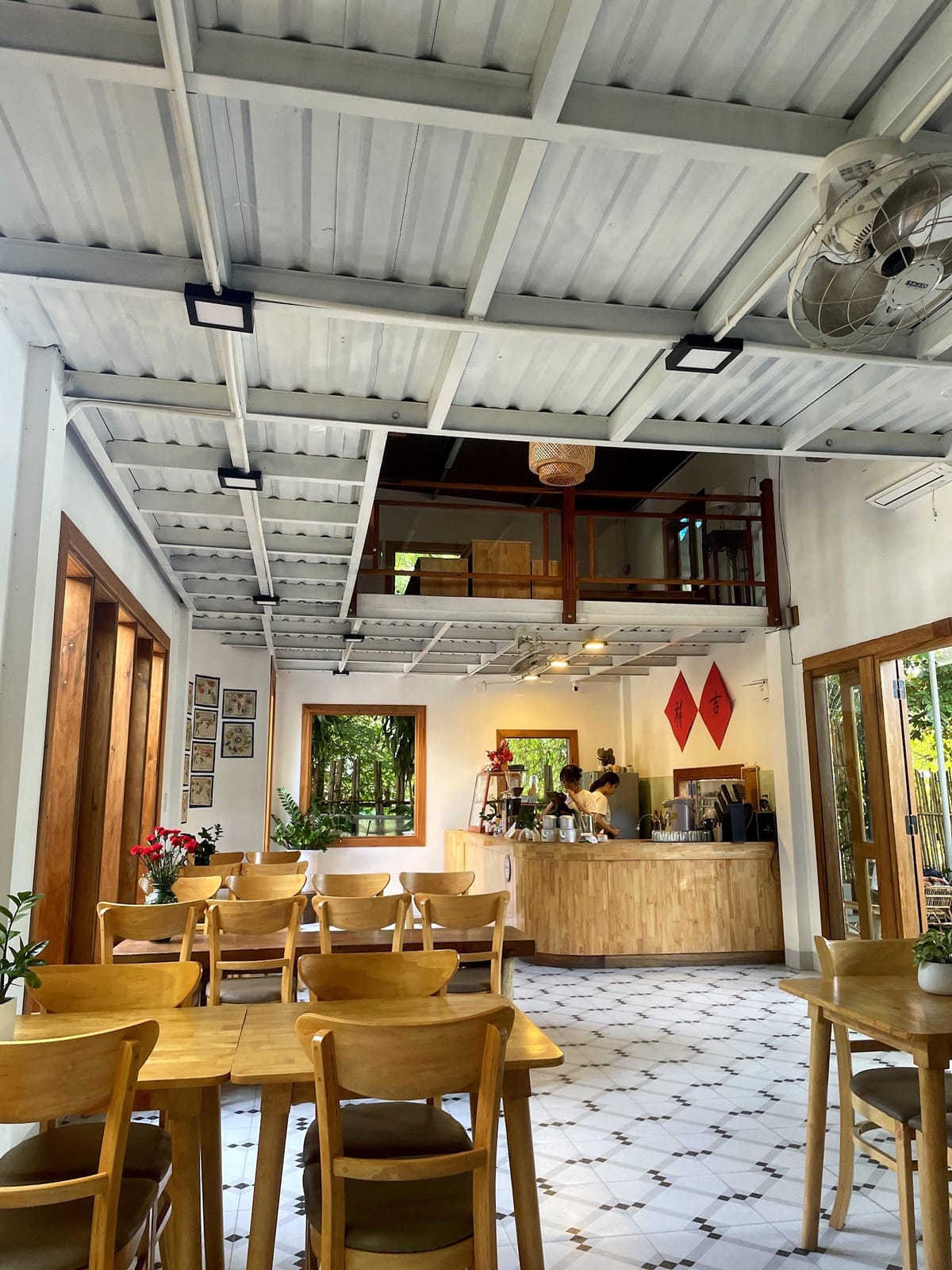 HUEIN Coffee & Bakery