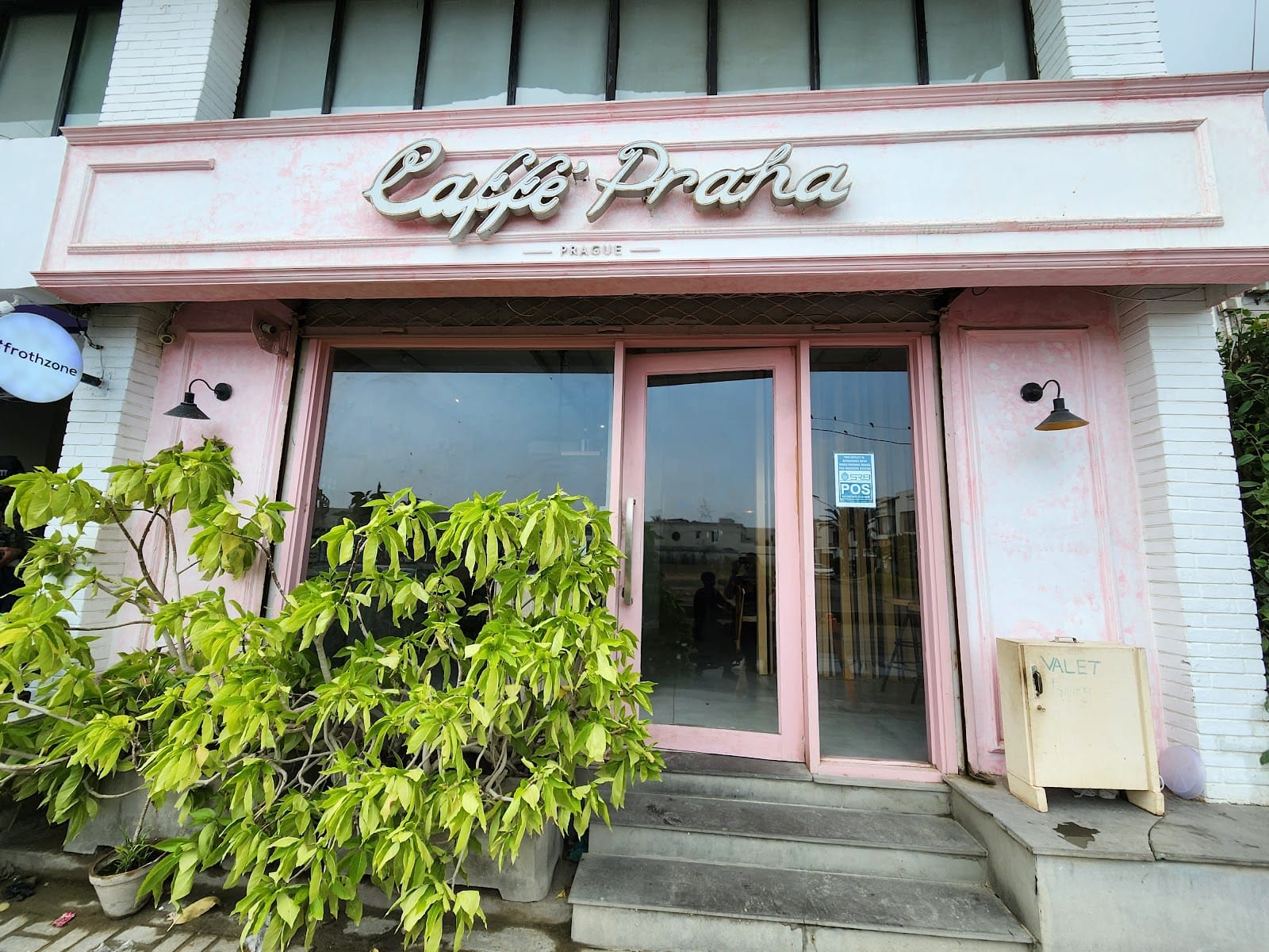 Caffé Praha - Estreet