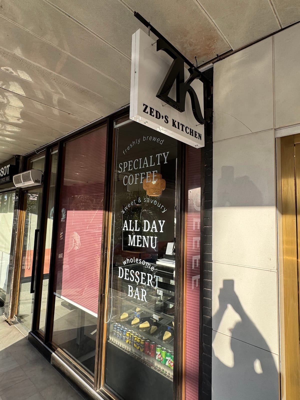 Zed's Kitchen & Café