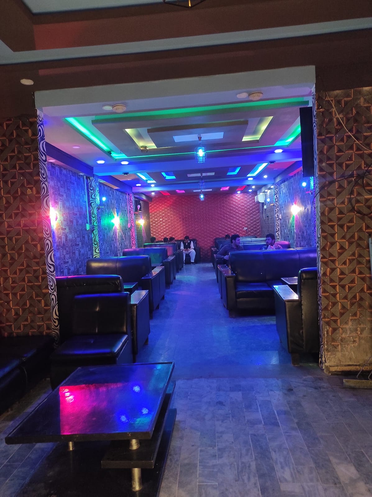 CLASSIC BAR CAFE