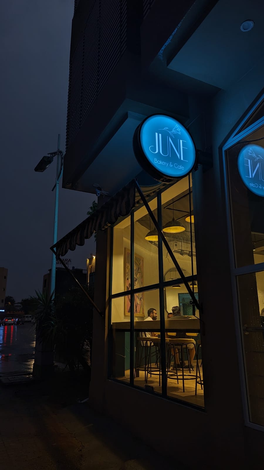 June Bakery & Café
