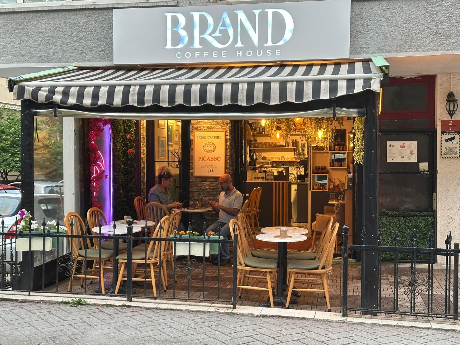 Brand Coffee House