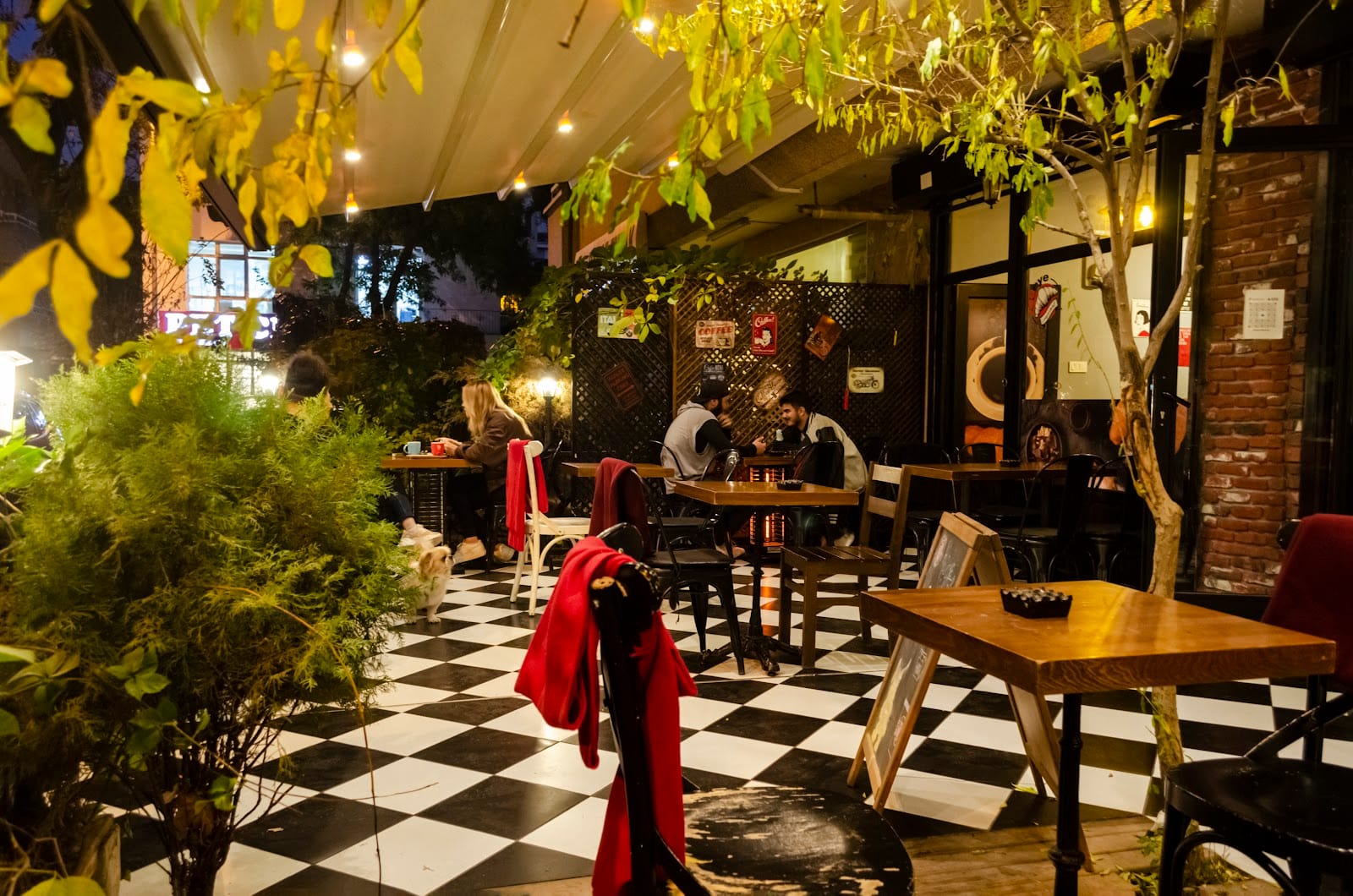 Red Eye Coffee Shop