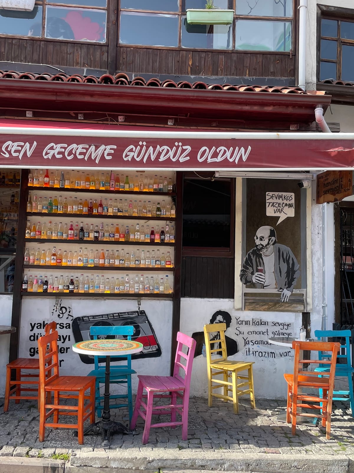 Hangimiz Sevmedik Cafe