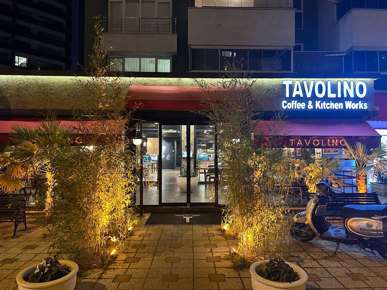 Tavolino Cafe & Restaurant