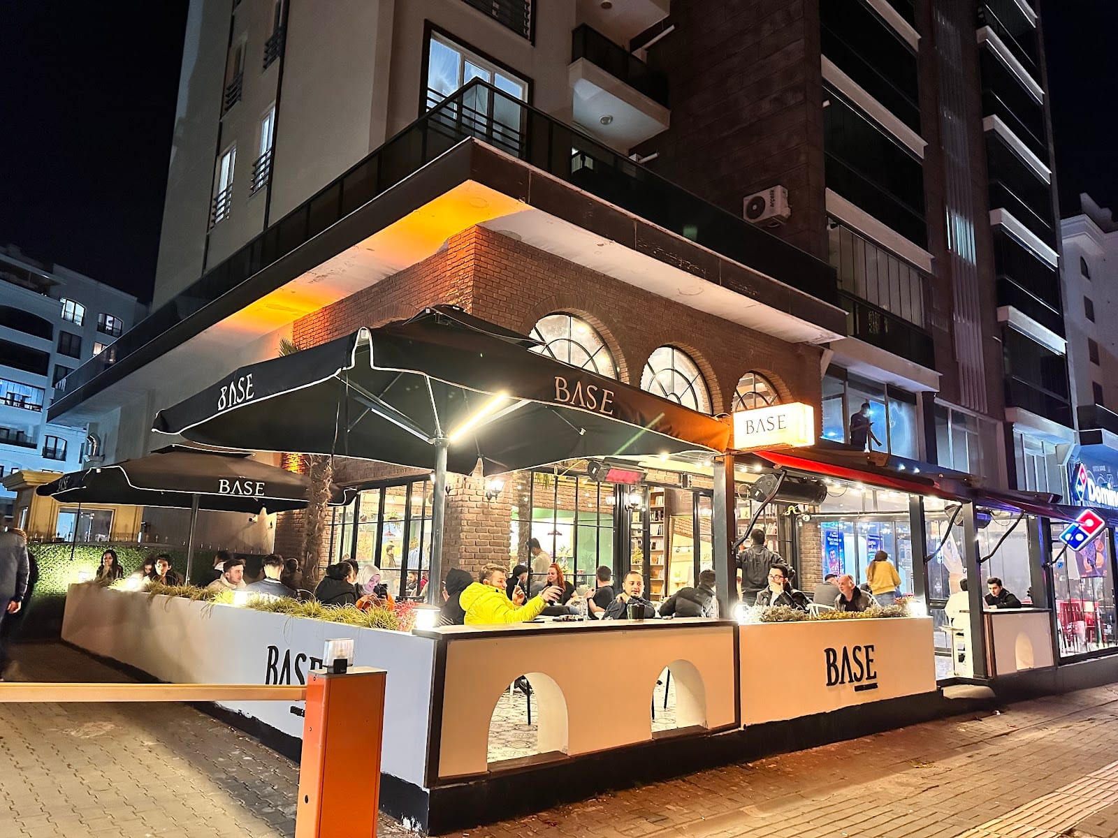 Base Coffee & Cookies