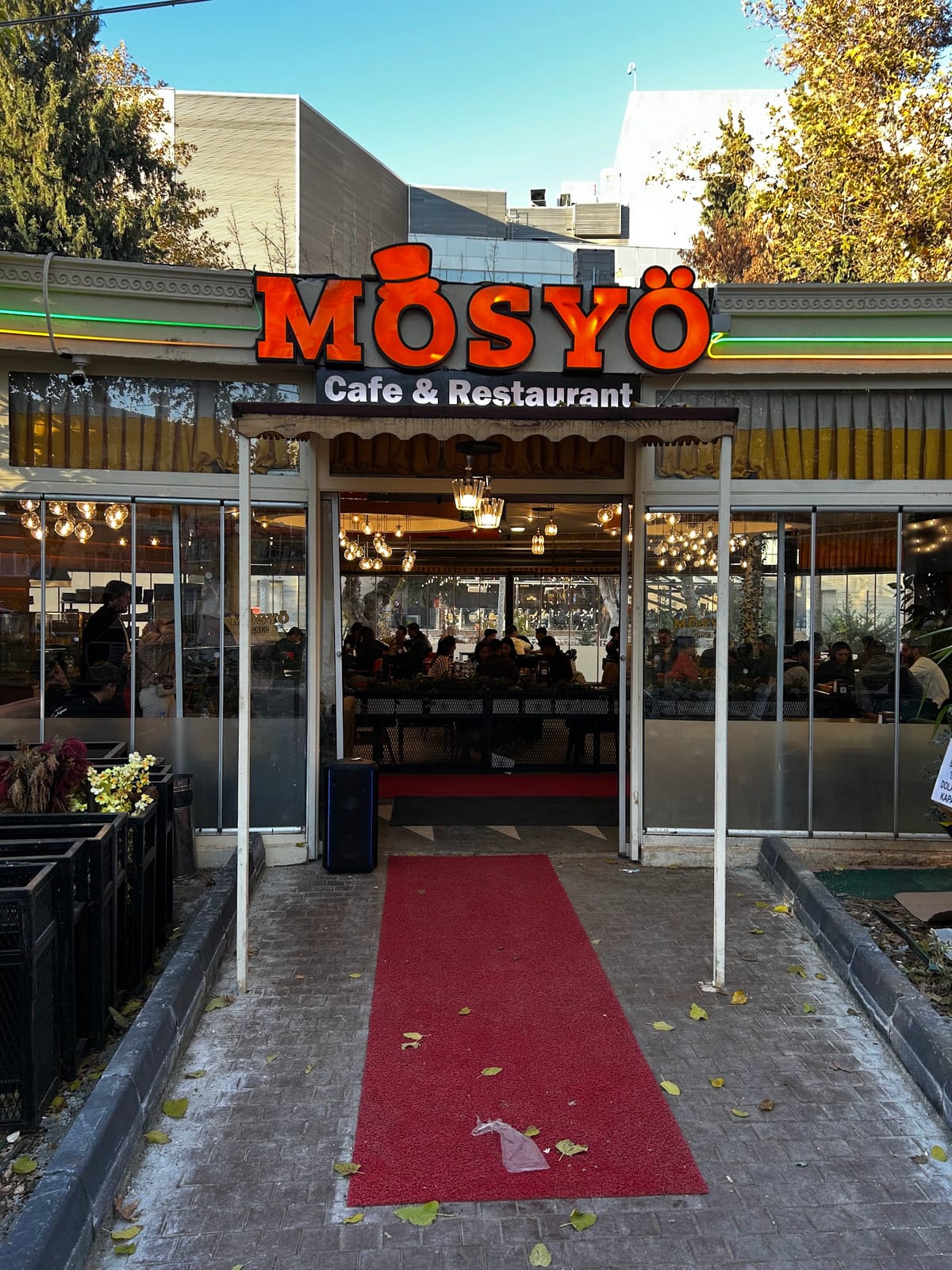 Mösyö Cafe & Restaurant