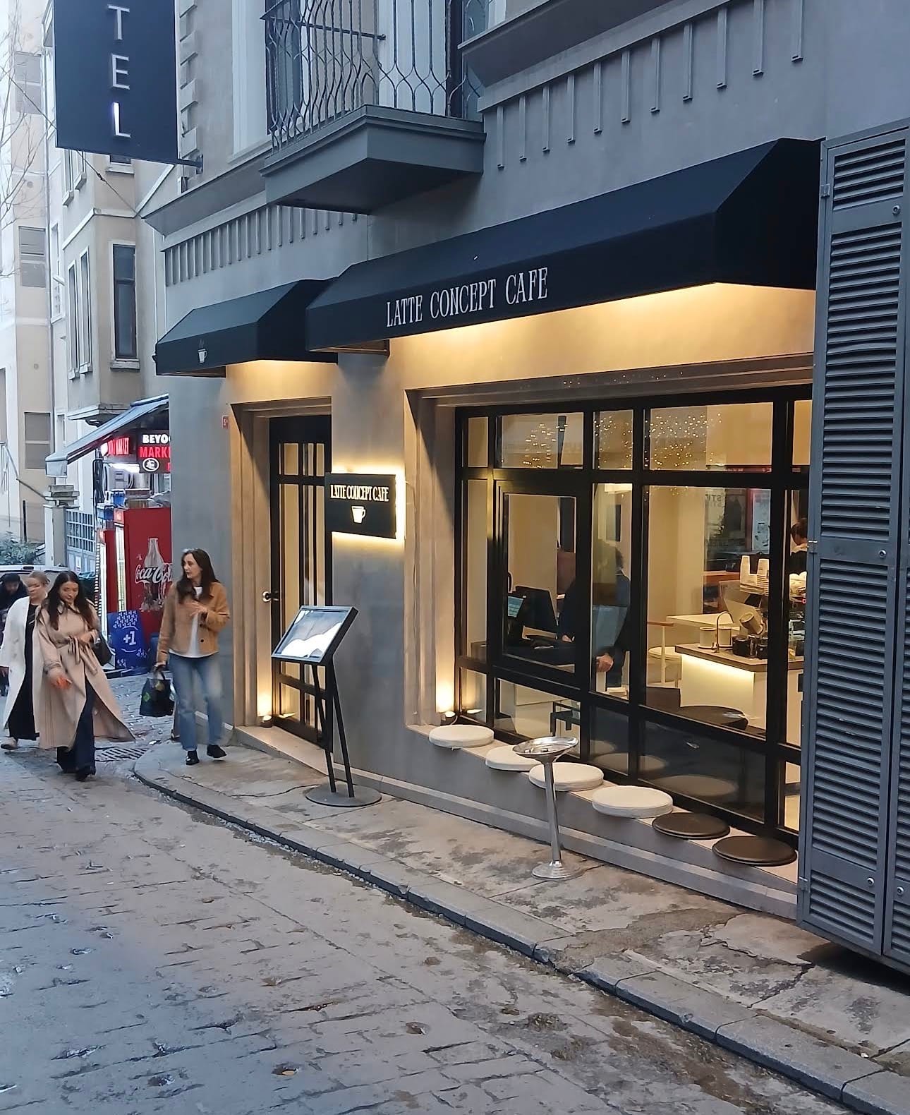 Latte Concept Cafe