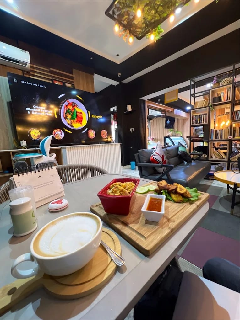 Eli & Lulu's Cafe and Bistro photo 3