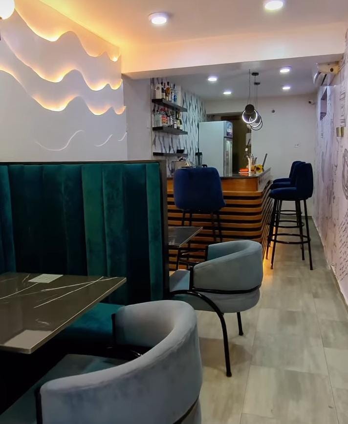 Hot Crust Cafe