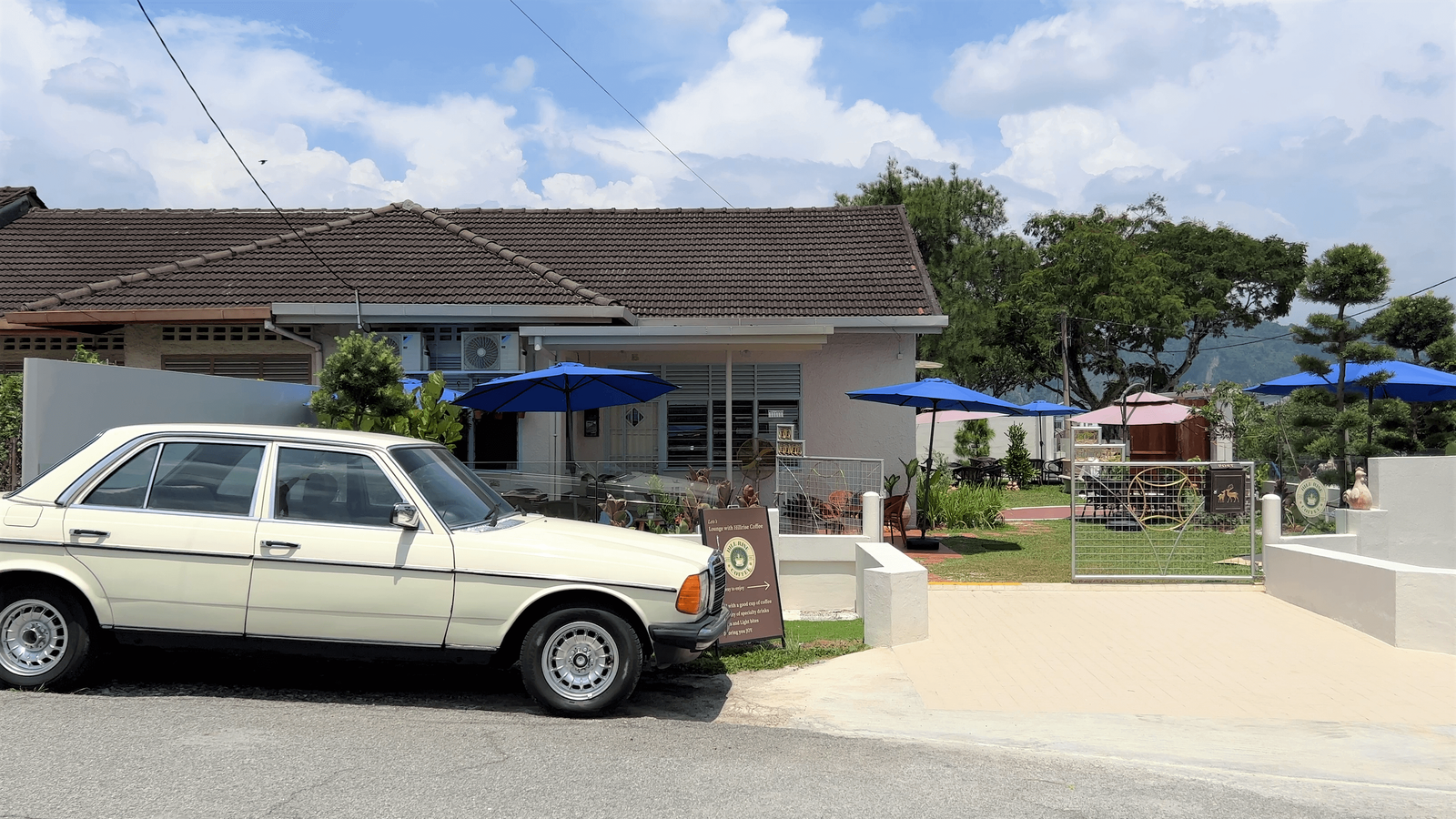Hillrise Coffee 16 – Vintage Café, Secret Garden Vibes & Fusion Cuisine photo 3
