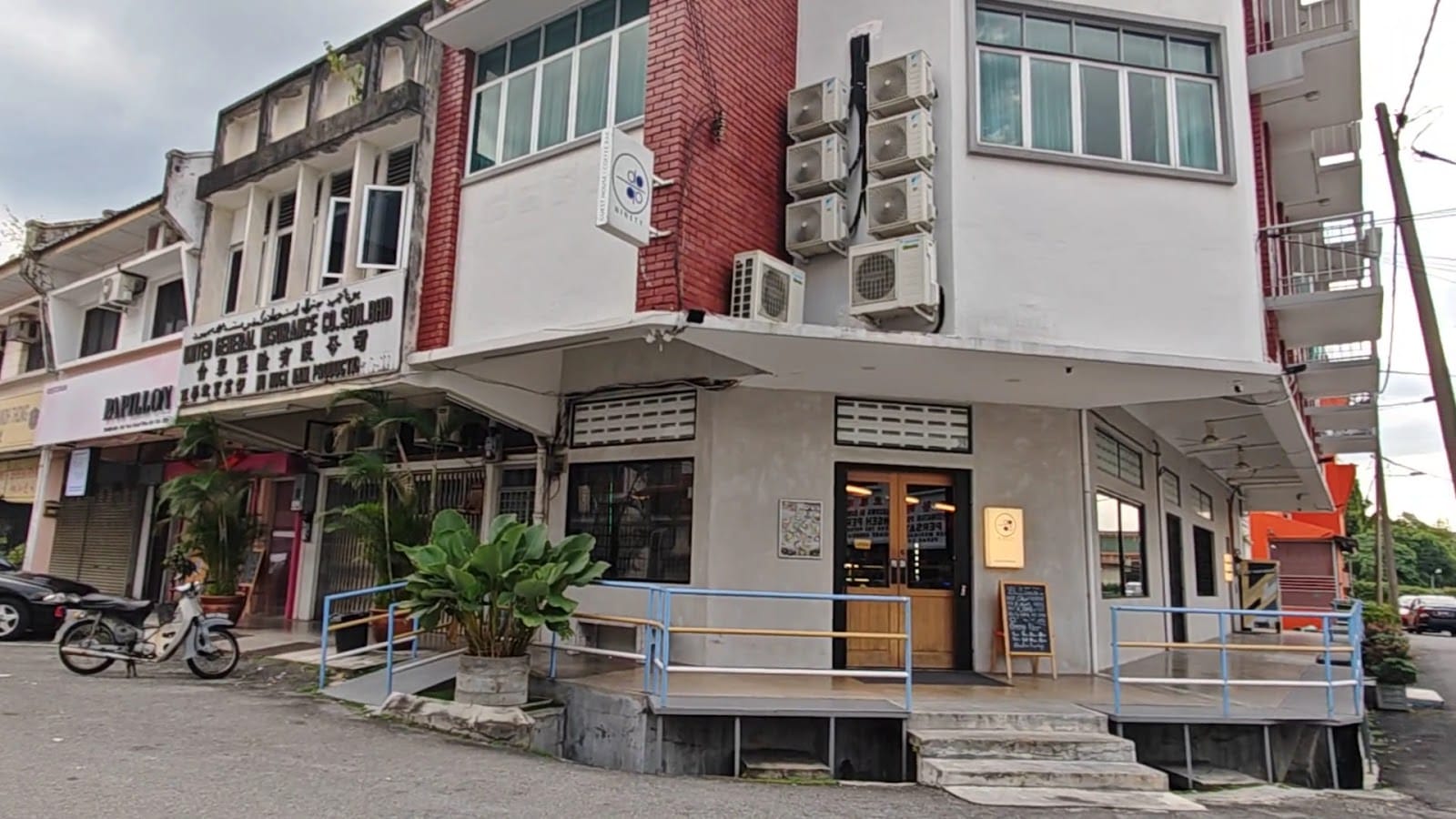 Ninety Guest House & Coffee Bar