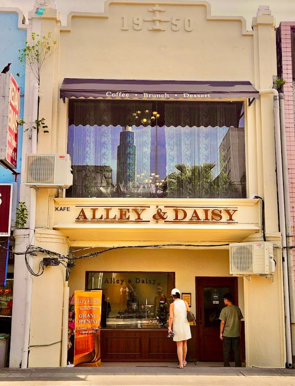 Alley & Daisy Cafe (Jalan Trus)