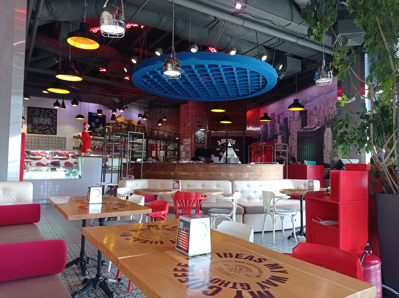Red Cups Cafe