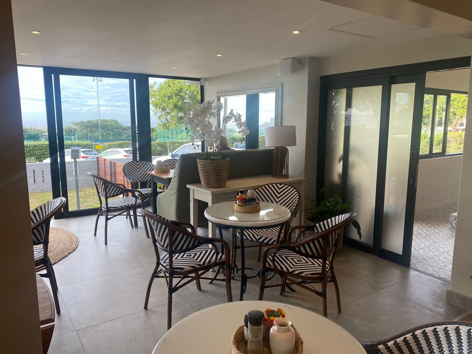 Suburban Cafe