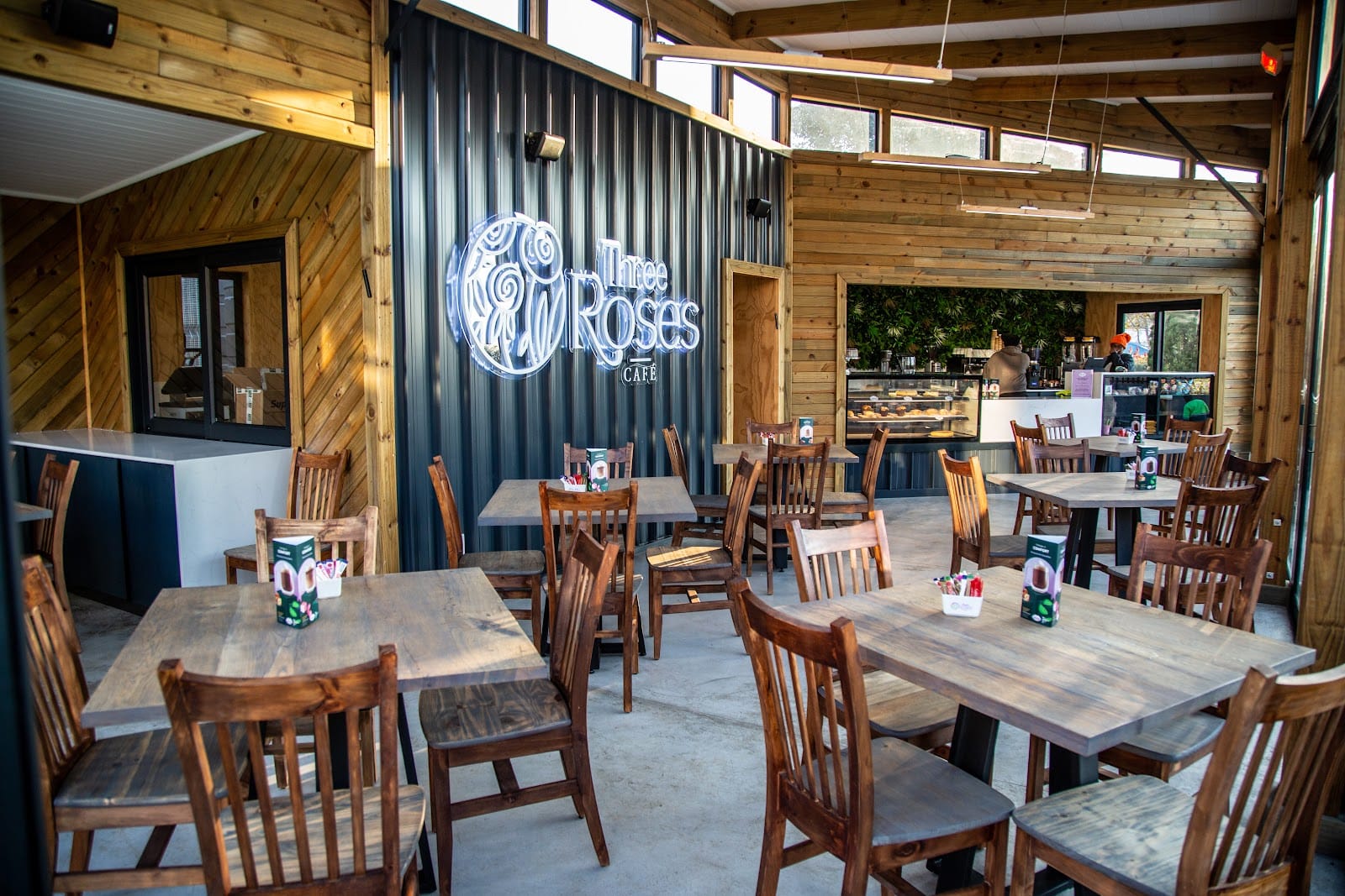 Three Roses Café