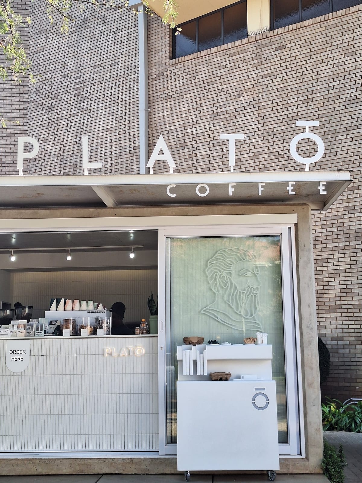 Platō Coffee - Monument Park