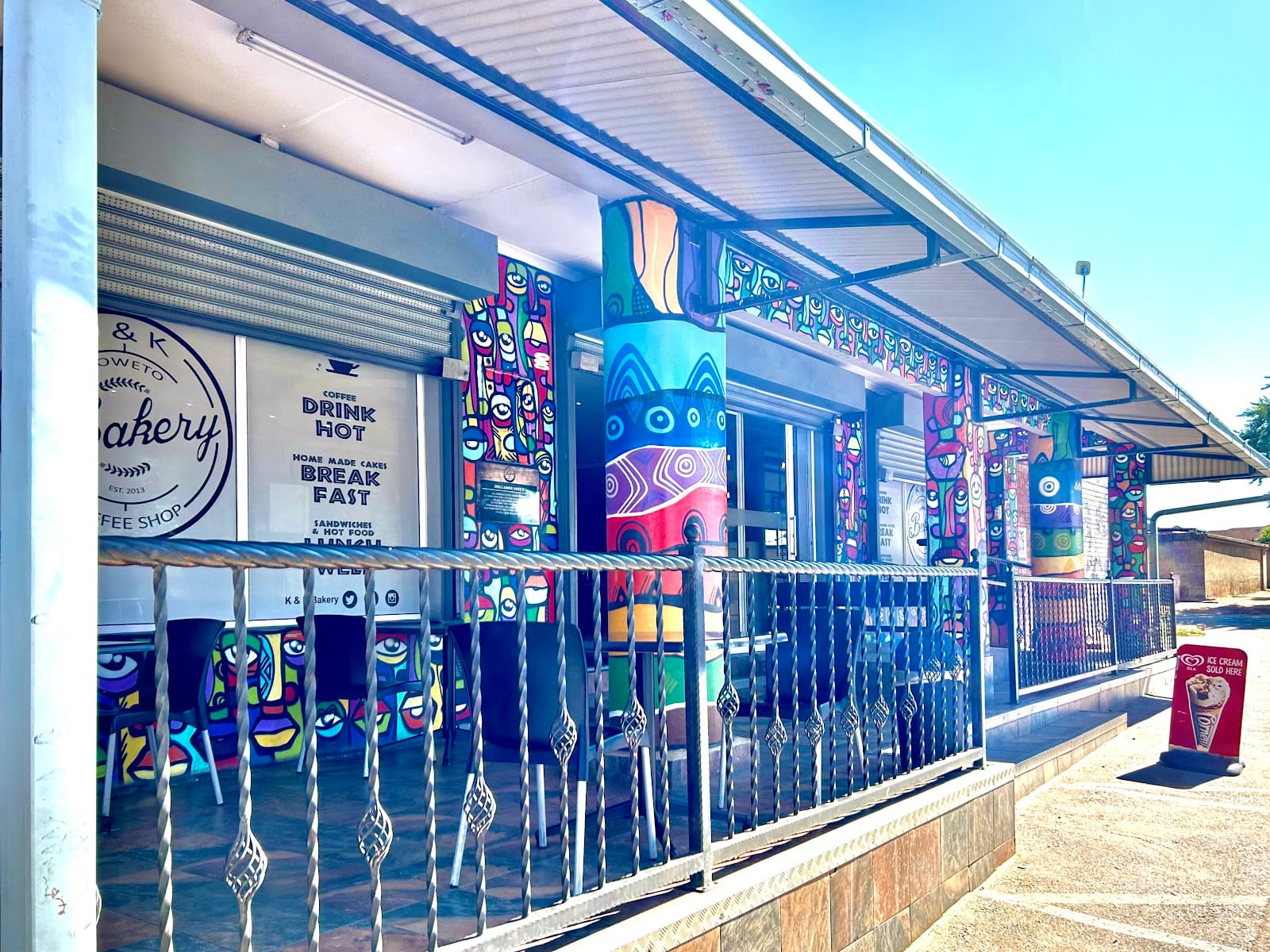 K & K Soweto Bakery, Coffee Shop